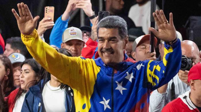 El presidente de Venezuela, Nicolás Maduro, celebra tras conocer los resultados de las elecciones presidenciales este lunes, en Caracas.