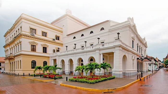 Foto de archivo que muestra la fachada del Teatro Nacional de Panamá, ubicado en el Casco Antiguo.