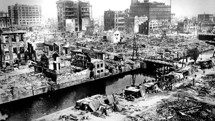 Una vista de los estragos generados por el terremoto en 1923.