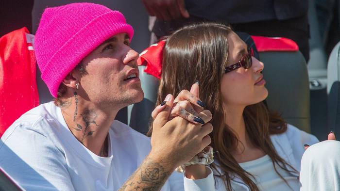 Fotografía de archivo de Justin Bieber y Hailey Bieber, quienes asisten al juego final de la MLS entre Los Angeles Football Club y Philadelphia Union, el 16 de noviembre de 2022, en Los Ángeles, California (EE.UU.). EFE/Javier Rojas