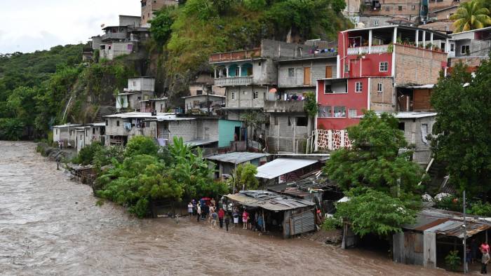 En Honduras, el país más afectado de Centroamérica, Sara dejó dos muertos.