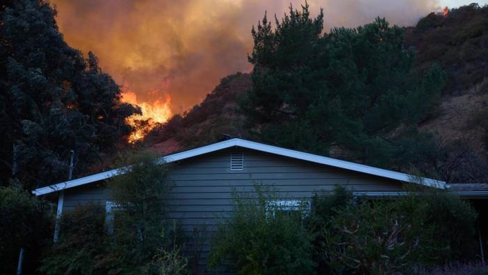 Según la última actualización hecha por el médico forense del Condado de Los Ángeles, 11 de esos fallecidos se deben al incendio Eaton.