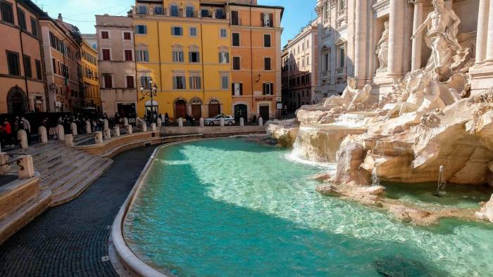 Fontana de Trevi. (Italia, Roma).