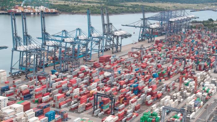 Los puertos se encuentran entre las vías que integran el canal seco de Panamá.