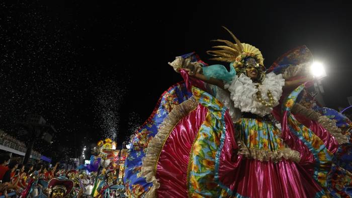 Integrantes de la escuela de samba Imperatriz Leopoldinense.