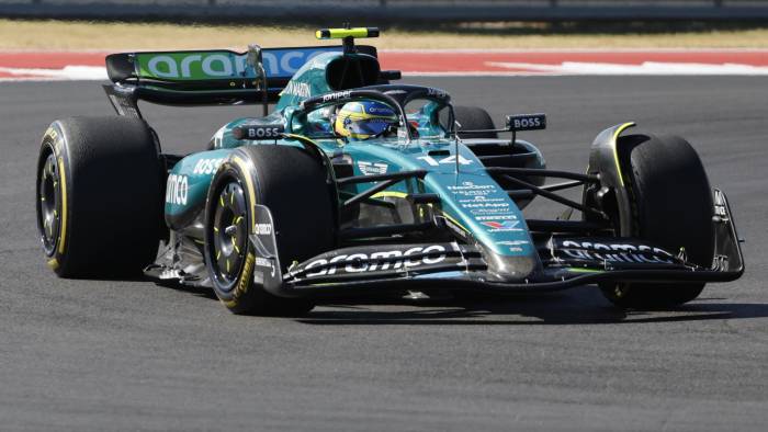 Imagen de archivo de Fernando Alonso con su Aston Martin.