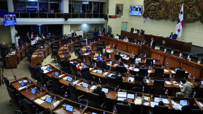 Los diputados insisten en que se debe mejor la ley, que ya tiene 20 años de aprobada.