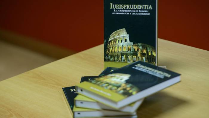 El libro nace de la experiencia del autor dentro de la Corte Suprema de Justicia.