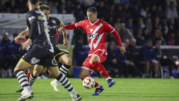 El futbolista colombiano, James Rodríguez durante un partido de Copa del Rey con el Rayo Vallecano.