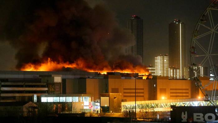 El incendio fue reportado en Crocus City Hall.