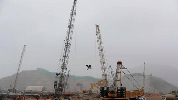 Fotografía de archivo de obras de infraestructura en Perú.