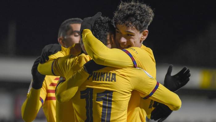 Los jugadores del FC Barcelona celebran el segundo gol de su equipo.