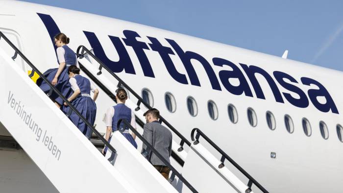 ‘Lufthansa lamenta las molestias causadas a los pasajeros’, manifestó la compañía.