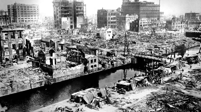 Una vista de los estragos generados por el terremoto en 1923.