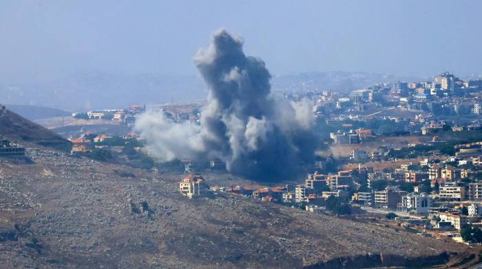 Autoridades libanesas reportan del fallecimiento de, al menos, 600 personas bajo el bombardeo israelí.