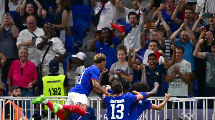 Jugadores del equipo francés celebran uno de los goles ante Egipto.