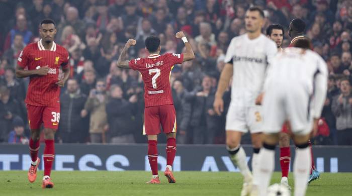 El colombiano, Luis Diaz celebra un gol durante del partido de la UEFA Champions League league.