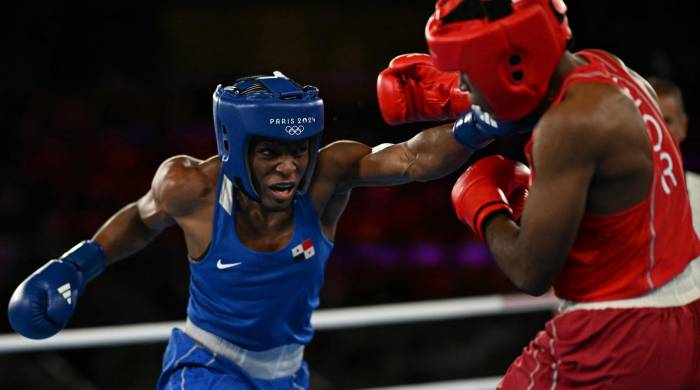 La boxeadora Atheyna Bylon durante su conflicto contra Cindy Djankeu.