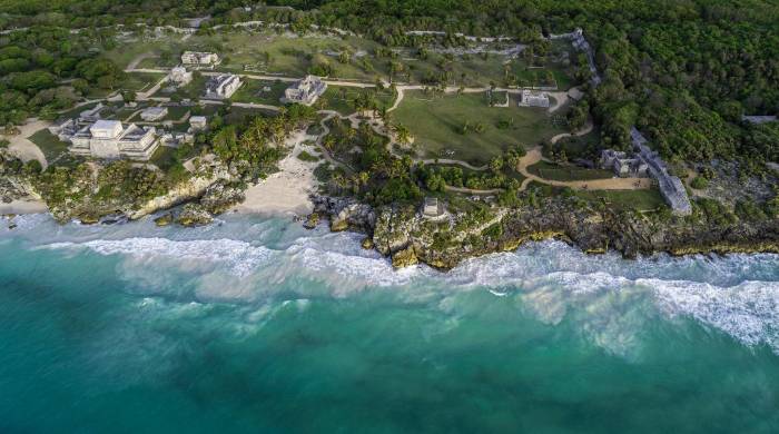 Vista de la Zona Arqueológica de Tulum.