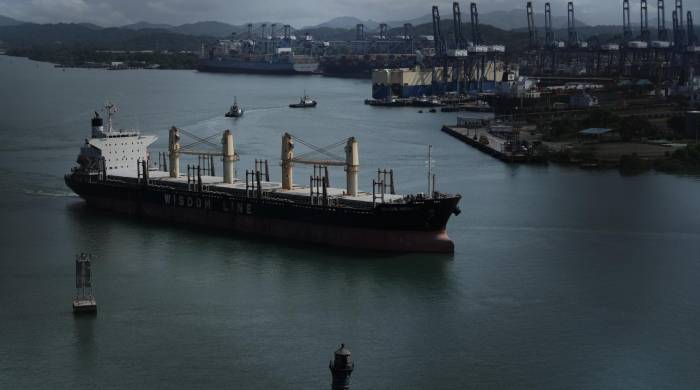 El Canal de Panamá, una de las vías marítimas más importantes del mundo enfrenta retos como lo escasez de agua para seguir operando.