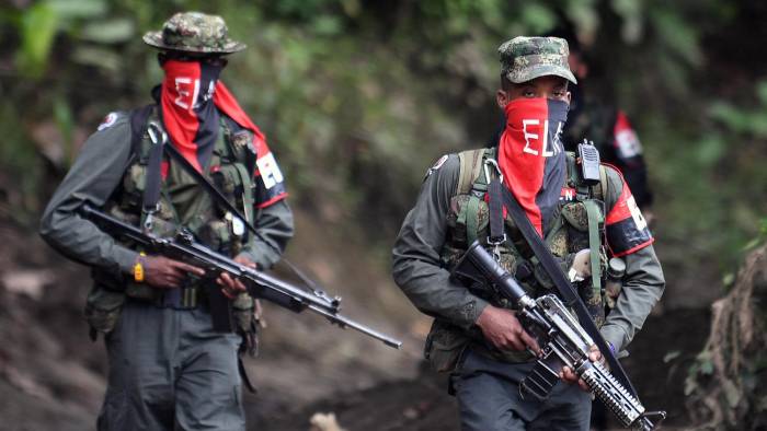 Debido al recrudecimiento de la guerra, Petro suspendió las negociaciones de paz que sostenía con el ELN.