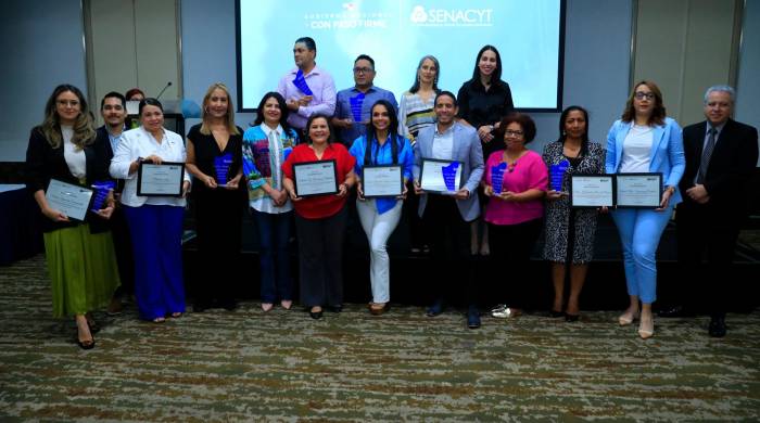 Ganadores del Concurso Nacional de Periodismo Científico 2024 de la Senacyt.