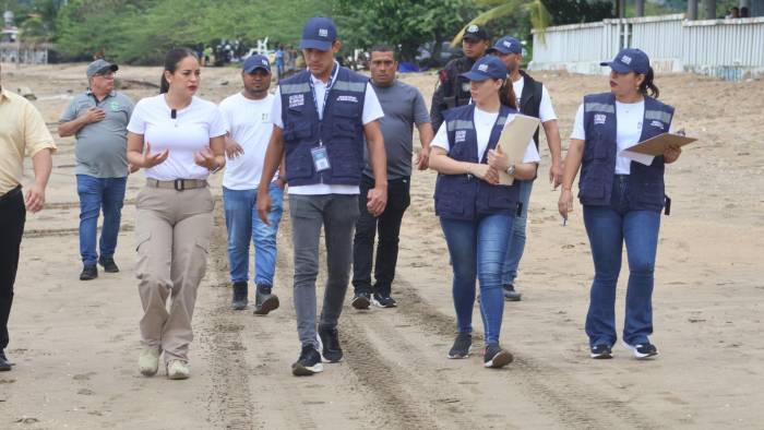 Instantes de la inspección en Playa Venado, corregimiento de Veracruz en Arraiján.