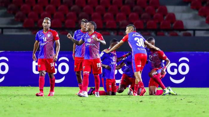 Plaza Amador avanzó a la final con un gol de penalti de Ovidio López.