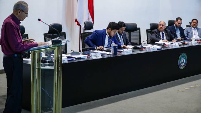 Asimismo, no podrán participar las personas que ya hayan tenido oportunidad de hacerlo en la consulta en la Asamblea Nacional.