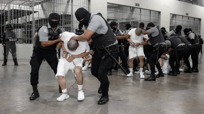 Presuntos miembros del Tren de Aragua en El Salvador.