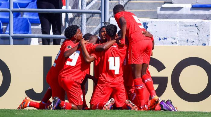 La selección de Panamá sub-20 celebrando uno de los goles ante Guatemala.