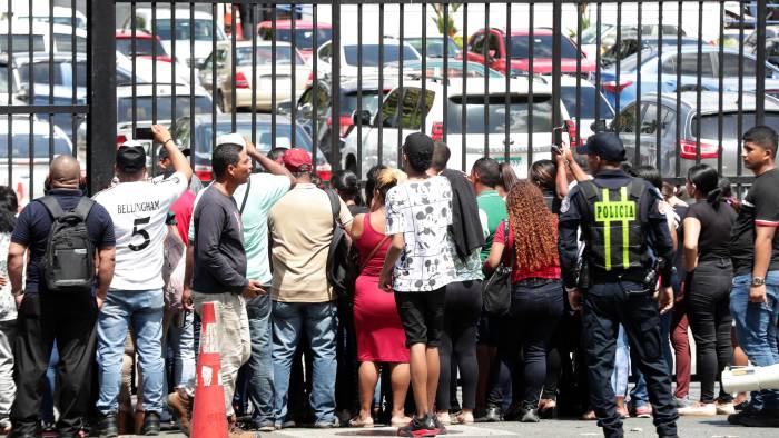 Muchas personas no llegaron a escuchar los nombres ni el paradero de sus familiares.