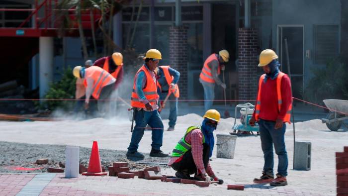 Los trabajadores de la construcción buscan nuevos salarios para 2025.