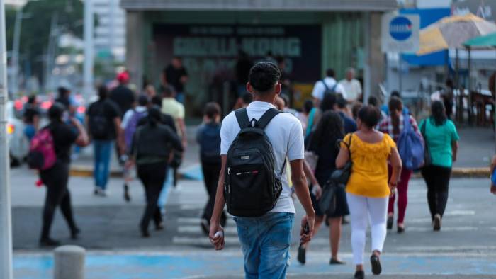 La percepción del desempleo también bajó en la última medición.