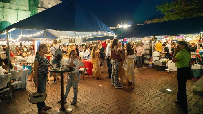 El viernes 28 de marzo se hará un cierre en el parque Andrés Bello, donde se celebrará el “Mercadito de Sabores Francófonos”.