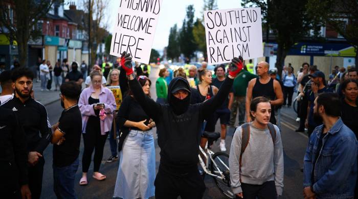 Miles de personas, muchas con banderas palestinas, se reunieron en esta zona del noreste de la capital británica.