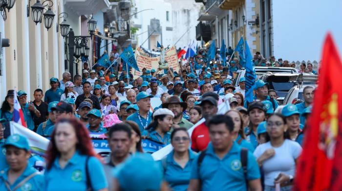 Estudiantes y jubilados, exigieron pensiones dignas.