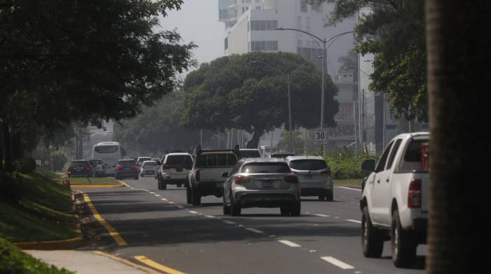 Humo tóxico baña la ciudad, luego del incendio producido en el vertedero de Cerro Patacón.