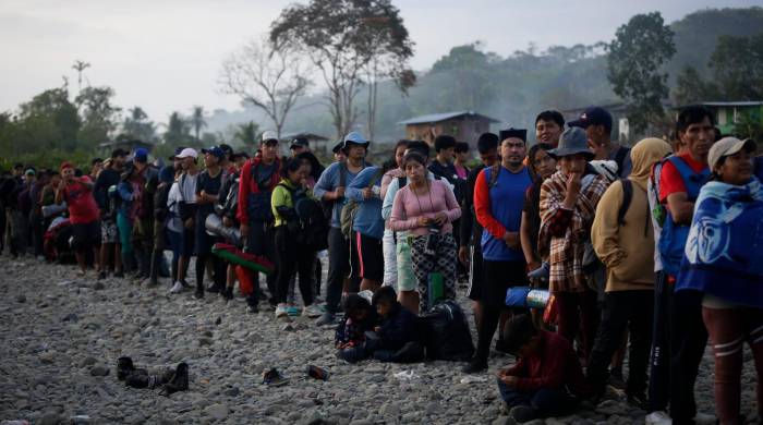 Los cientos de migrantes que a diario cruzan la selva fronteriza entre Panamá y Colombia llegan a comunidades indígenas panameñas.