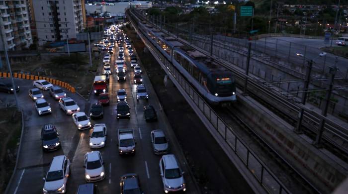 Imagen ilustrativa de autos en una vía de la ciudad capital, una radiografía de la gran cantidad de vehículos, de diferentes marcas, entre ellas las chinas, que hay en el país.Imagen ilustrativa de autos en una vía de la ciudad capital, una radiografía de la gran cantidad de vehículos, de diferentes marcas, entre ellas las chinas, que hay en el país.