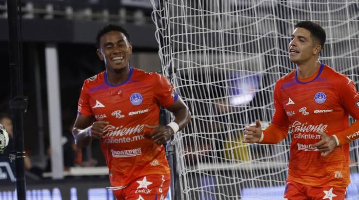 El panameño, Édgar Bárcenas durante el partido ante el Cruz Azul.