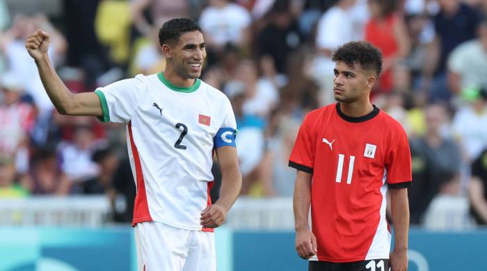 Achraf Hakimi celebrando su gol de tiro libre ante Egipto.