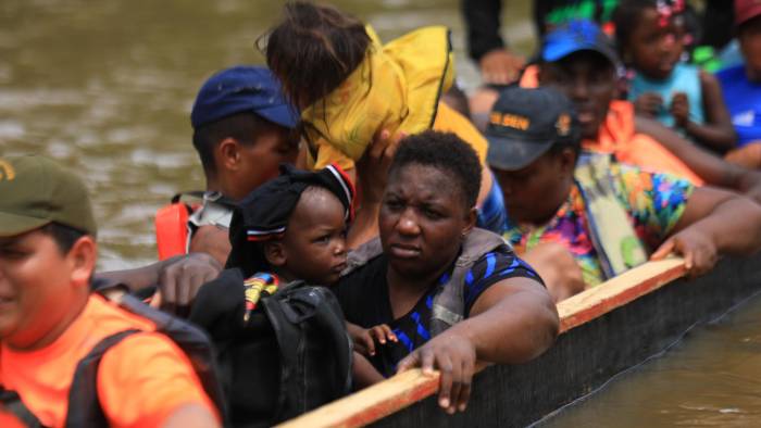 En 2023, más de 520.000 migrantes cruzaron esta selva, considerada una de las rutas migratorias más peligrosas del mundo.