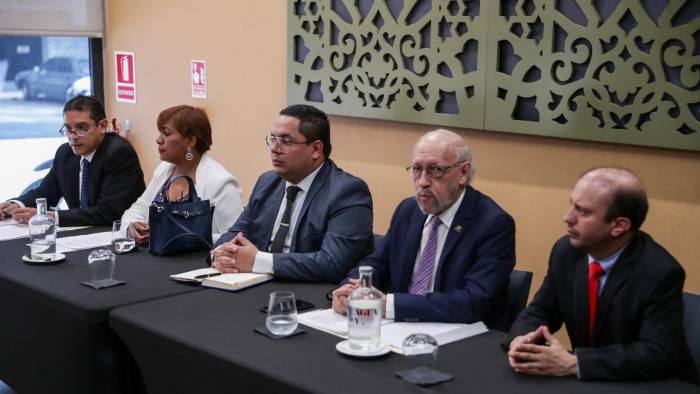 Conferencia de prensa del Grupo Prodefensa de la Dignidad UMIP. En la mesa se encontraban de izquierda a derecha. Ernesto Cordobés, Fulvia Garay, Omar Jaén y Donald Sousa.