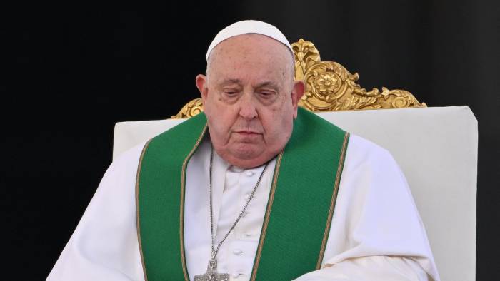 En esta foto de archivo el papa Francisco celebró la misa por el Jubileo de las Fuerzas Armadas en la Plaza de San Pedro en El Vaticano el 9 de febrero.