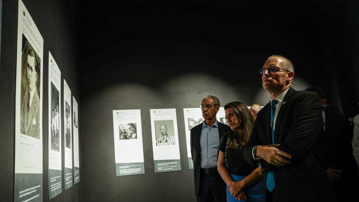 Presentación del 80 aniversario de la liberación de los judíos del campo de concentración de Auschwitz-Birkenau.