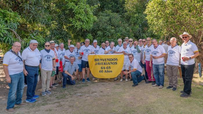 De rodillas, al frente, sosteniendo el ‘banner’: Mario Quelquejeu y Jorge Alegre. De pie, de izquierda a derecha: Rodrigo Barsallo, Rosendo González, Roberto Roy, Rubén Reyna, Javier Ortiz, Rogelio Novey, Camilo Menasche, Santiago Porcel, Abdiel Solís, Mike Maduro, Javier Bárcenas, Roberto Biendicho, Vasco Moreno, Carlos Tejada, Carlos Sánchez Fábrega, David Brandford, Rolando Brid, Franklin Arosemena, Roberto Hincapié, Richard Saul, Eladio Pérez Venero, Emilio García, Gabriel Boyd, Ernesto González, Guillermo Ortiz.