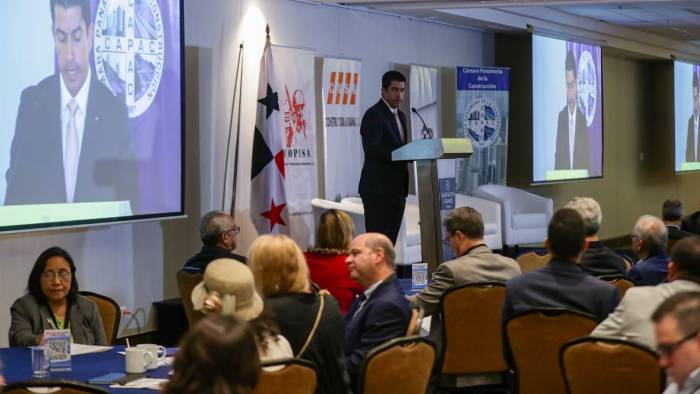 El ministro para Asuntos del Canal, José Ramón Icaza, durante el foro organizado por la Capac.