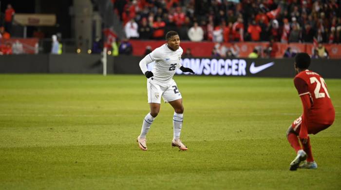 El panameño, Kahiser Lenis, durante el partido contra Canadá.