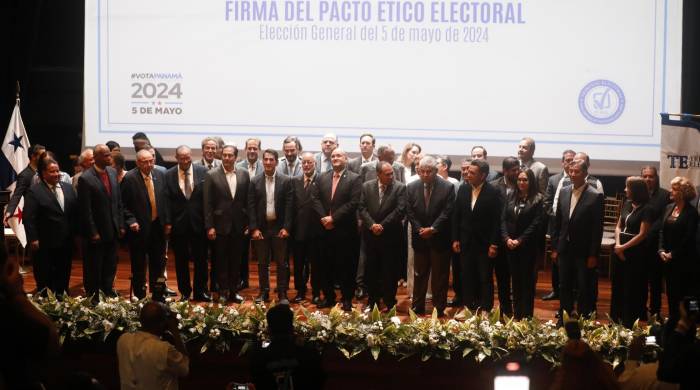 Firma del Pacto Ético Electoral, por parte de candidatos a la presidencia, medios de comunicación, entre otros, en el Tribunal Electoral.